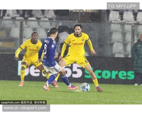 厄兹詹冬窗或离开多特科隆母队表达强烈兴趣 厄兹詹冬窗或离开多特科隆母队表达强烈兴趣