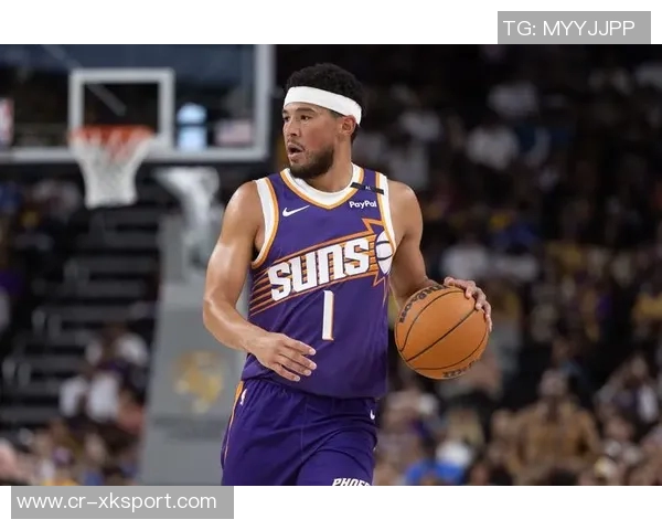 布克第三节火力全开13投7中狂砍19分助攻带领球队缩小分差至个位数