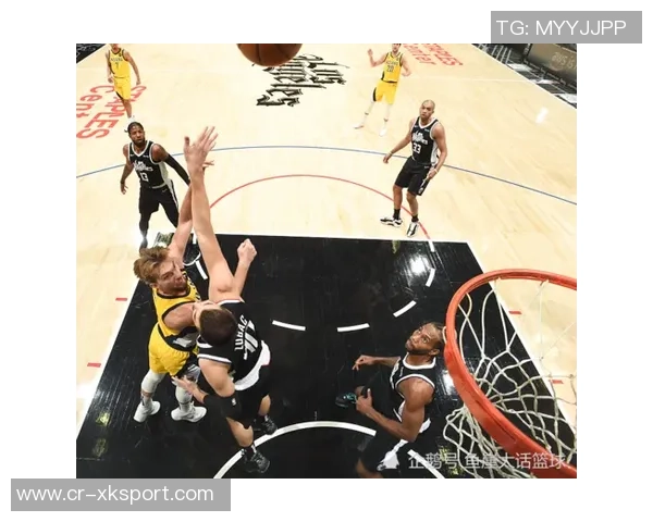 巴图姆发球踩线引争议帕金斯怒斥这球太愚蠢像业余篮球 巴图姆发球踩线引争议帕金斯怒斥这球太愚蠢像业余篮球