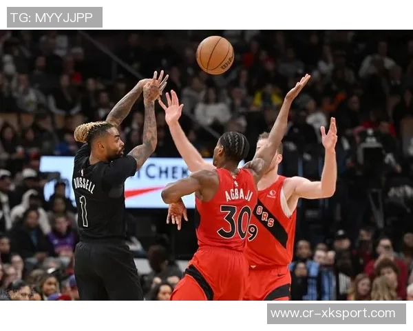 沃尔夫表现出色27号秀在比赛中砍下17分9篮板3助攻助力篮网取胜